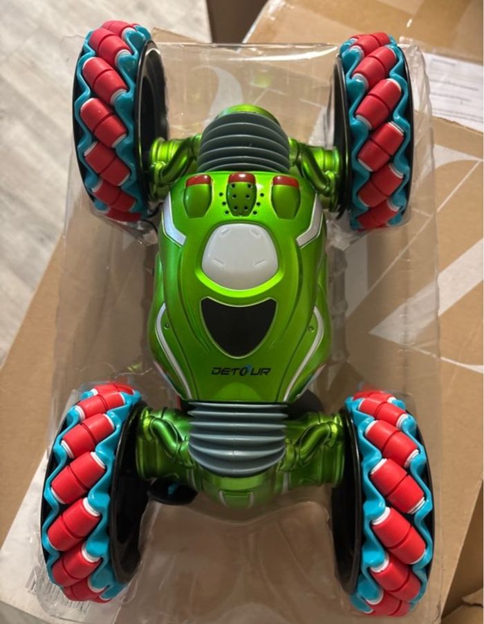 Camion acrobatique télécommandé Twisted - photo numéro 2