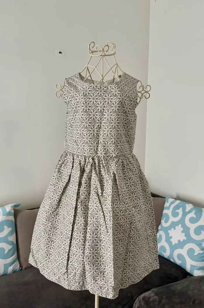 Robe réversible fille 10 ans – Kiabi – très bon état - photo numéro 2