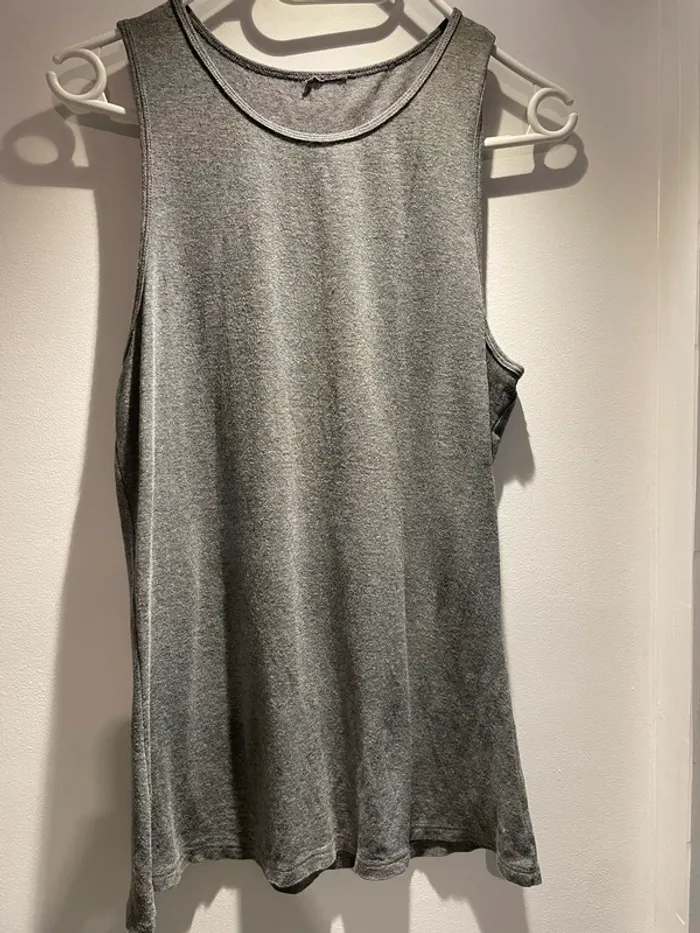 Lot de 2 débardeurs gris en très bon état taille M - photo numéro 2