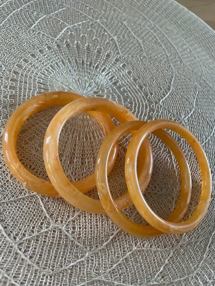 Lot 4 bracelets acrylique orangés