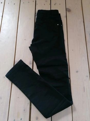 Jeans Bershka taille 34