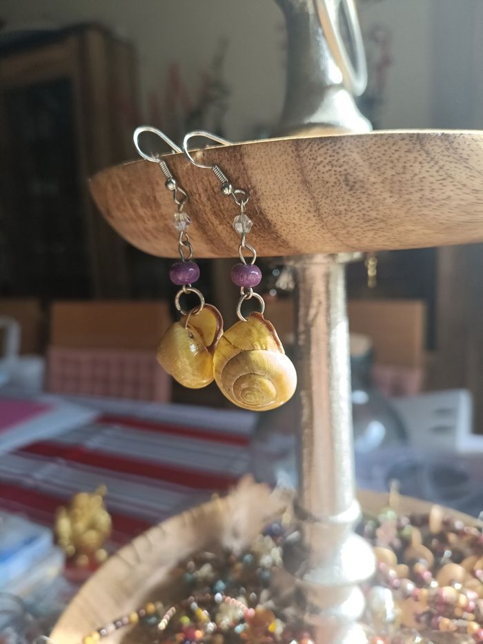 Boucles d'oreilles en coquilles d'escargot - photo numéro 2