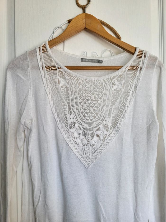 Pull maille fine col qui brodée 3 suisses taille 38/40 - photo numéro 2