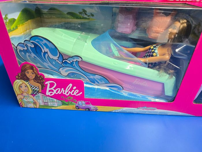 Barbie Barbie Gift Set 2 dolls, boat & Jeep (GXD66) - photo numéro 3