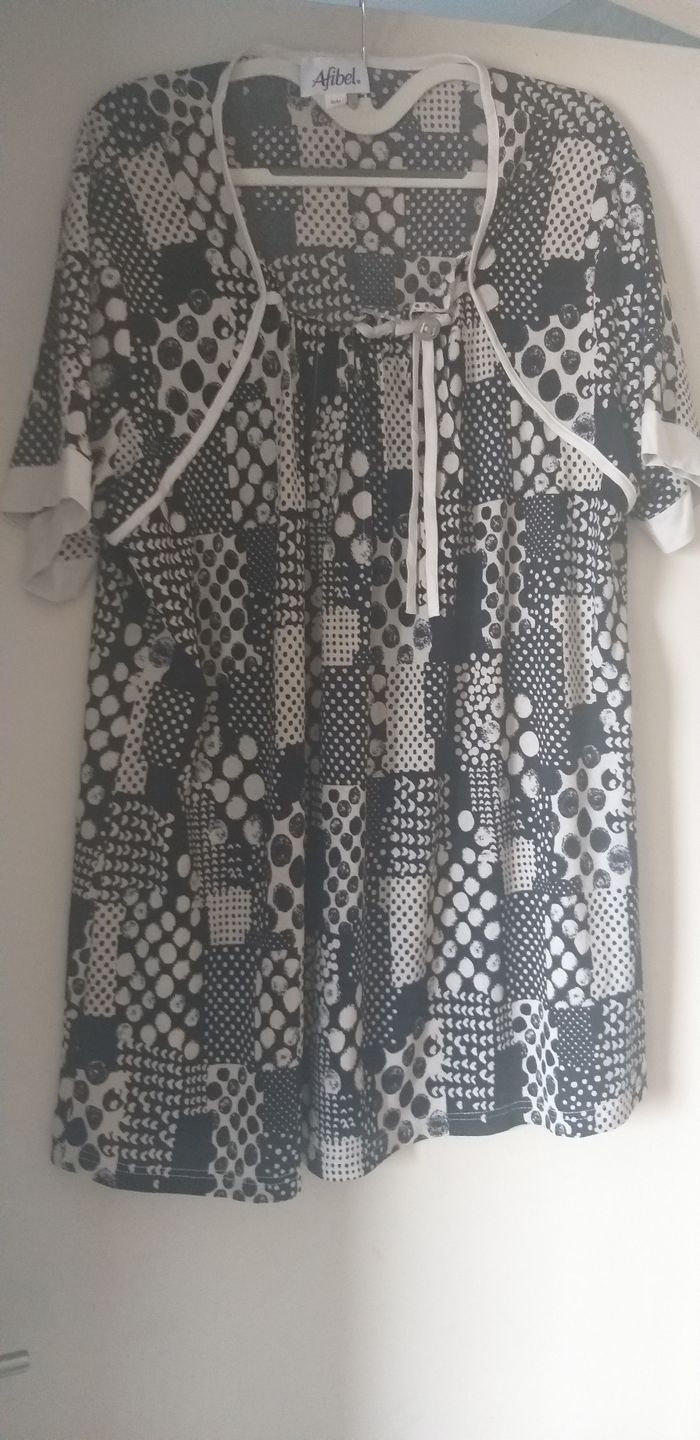 Tunique femme taille 50/52 en excellent état - photo numéro 2