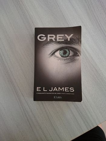 Livre grey