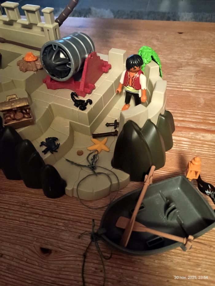 Playmobil - 4007 - repaire de pirates - photo numéro 2