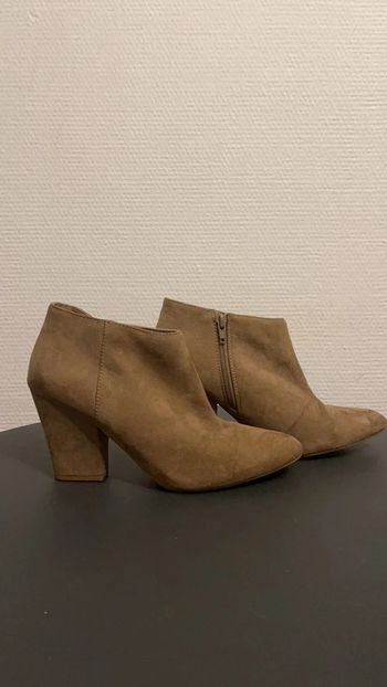 Bottines camel façon daim 38
