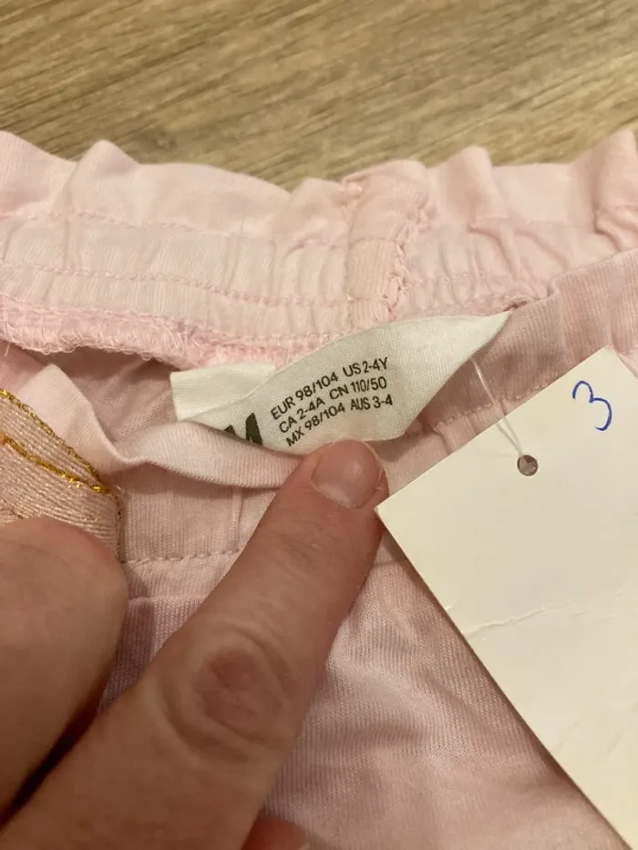 Short neuf avec etiquette 2-4 ans h&m - photo numéro 2