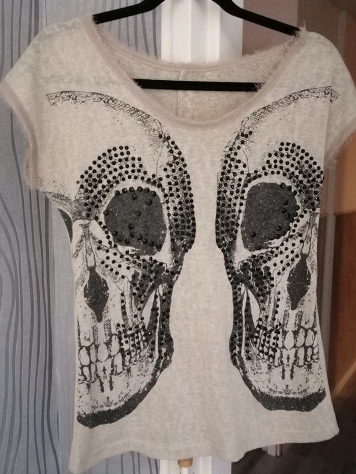 Haut tête de mort 💀 - photo numéro 2