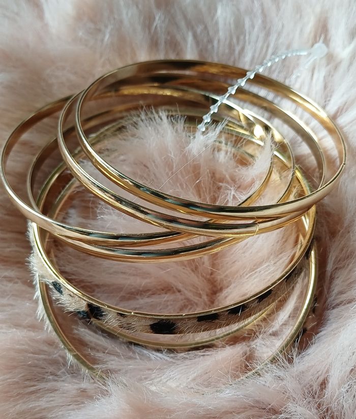Lot de 7 bracelets dorés – effet léopard / neufs - photo numéro 3
