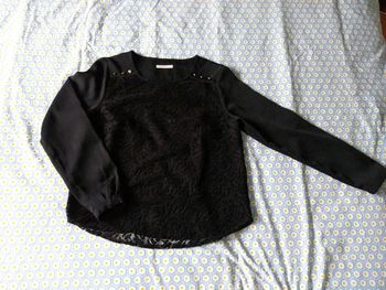 Haut manches longues dentelle noir