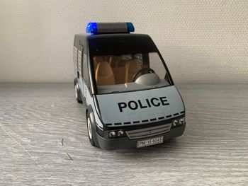 Fourgon de police Playmobil 6043