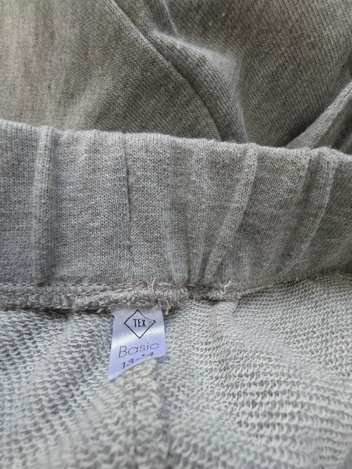 Short gris - photo numéro 3