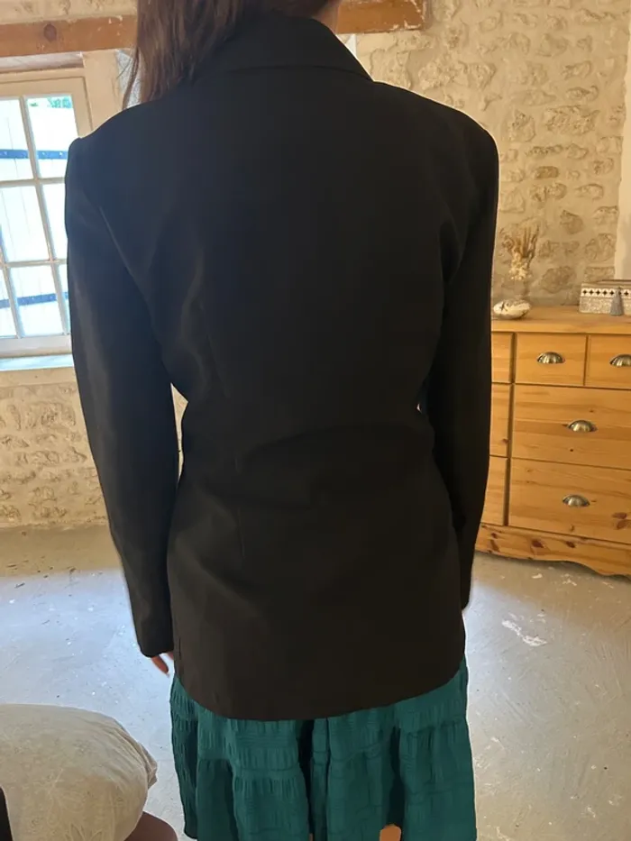 Jolie veste noire - photo numéro 5