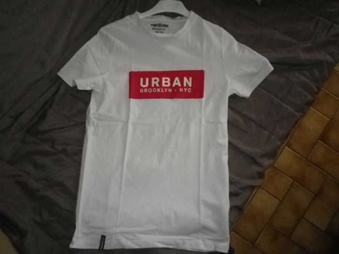 TEE SHIRT