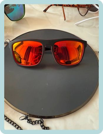Lunette de soleil sport rouge