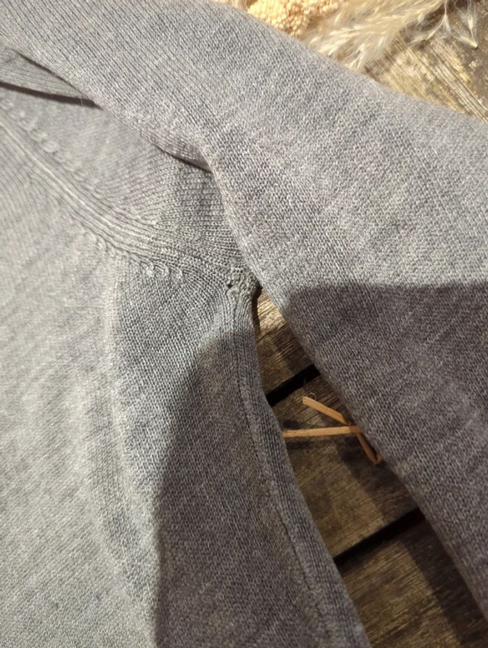 Pull gris col V - photo numéro 5