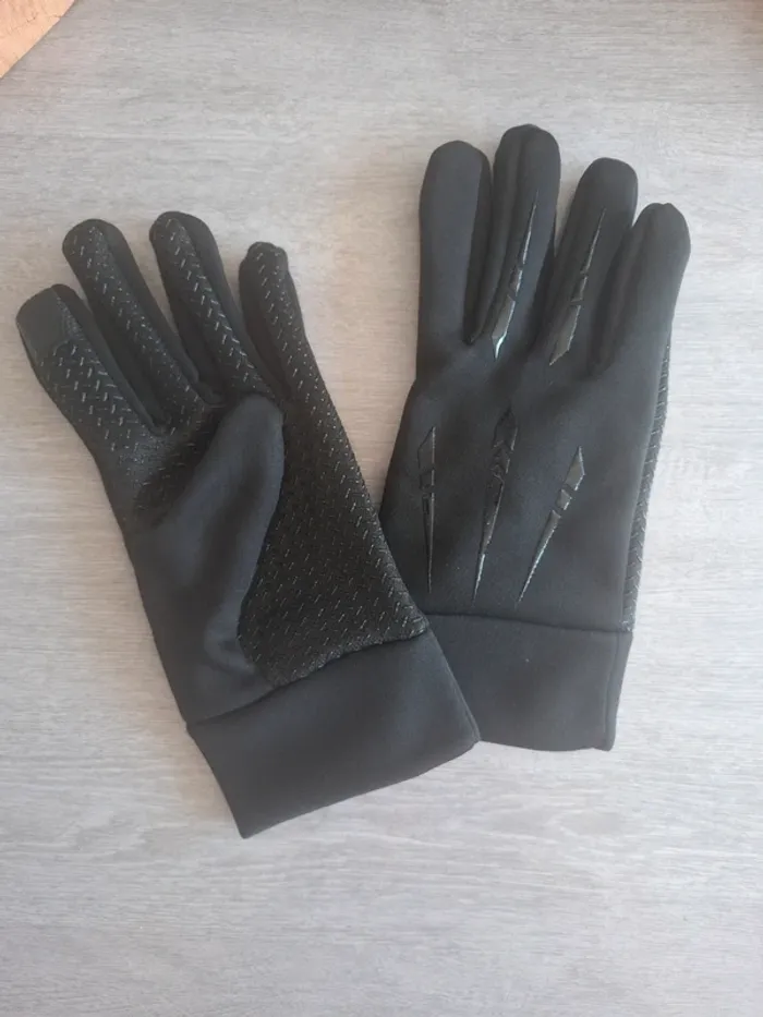 Paire de gants noir - photo numéro 2