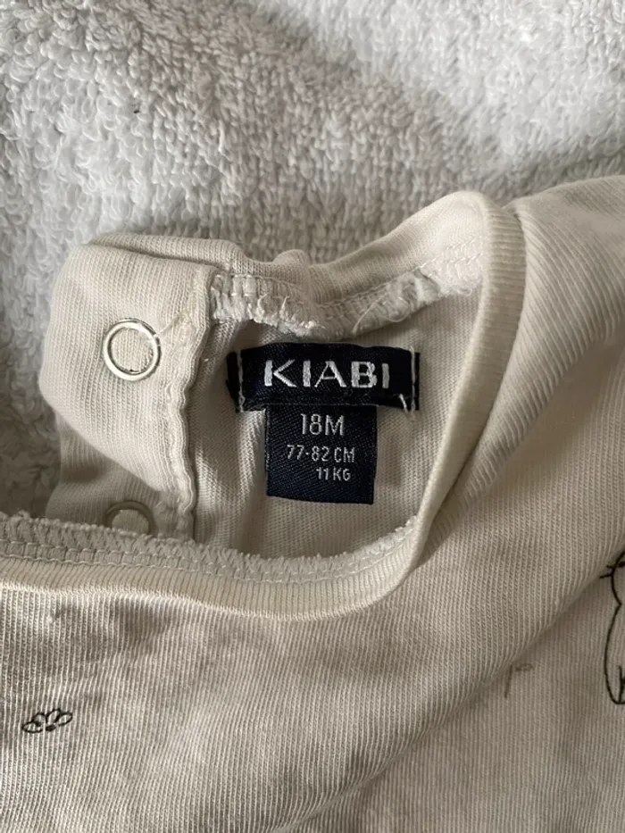 Tee shirt crème Kiabi 18 mois - photo numéro 2