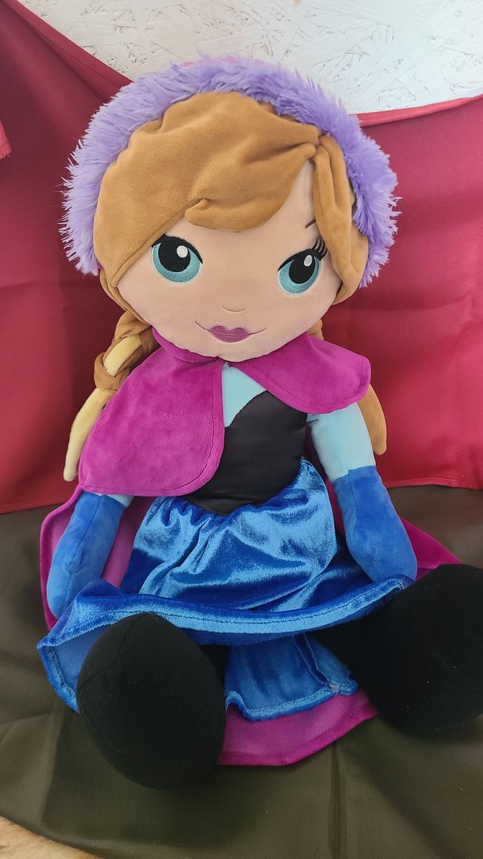 Poupée Peluche Princesse Anna  de la Reine des Neiges