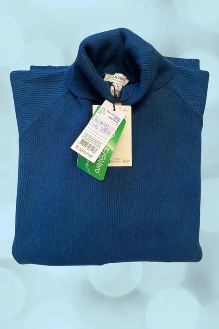 Pull col roulé bleu canard magnifique remise 60% - photo numéro 2