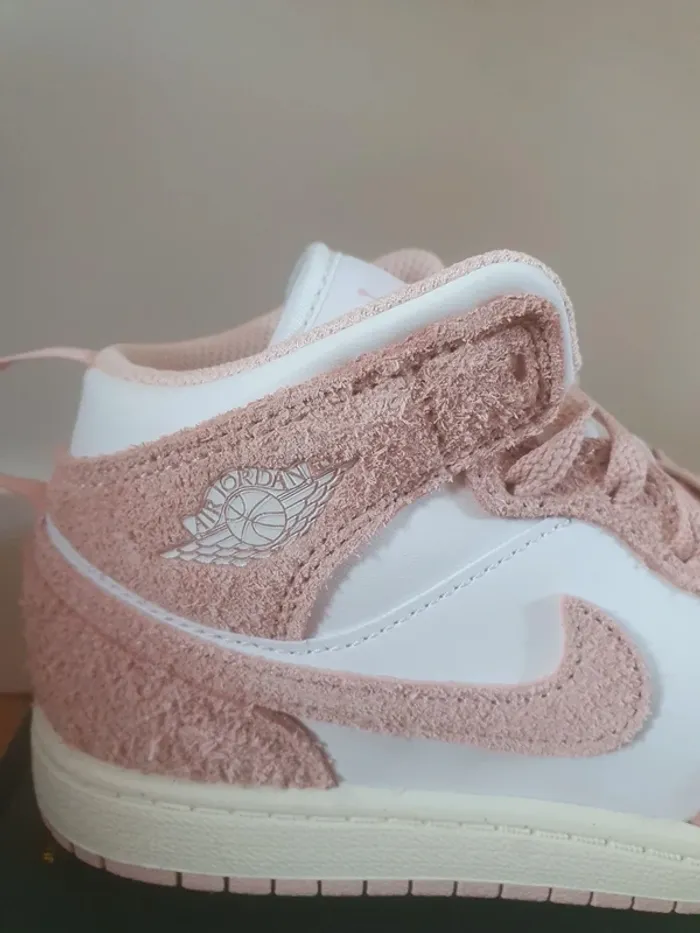Nike Air Jordan 1 "Pink" (34) - photo numéro 3