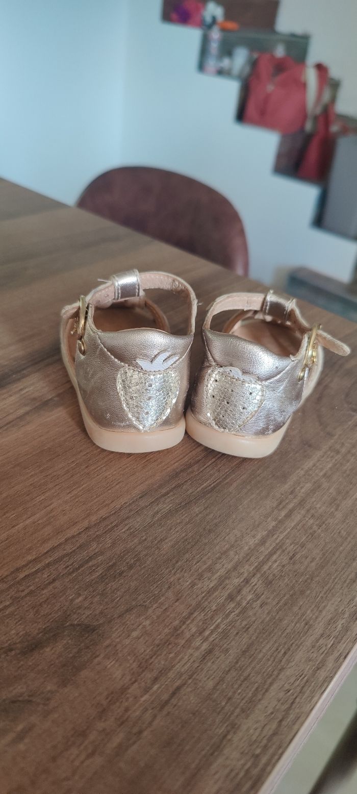 Chaussures fille taille 19 - photo numéro 4