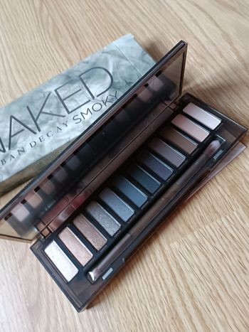 NAKED 3 + NAKED SMOCKY + GWEN STEFANI