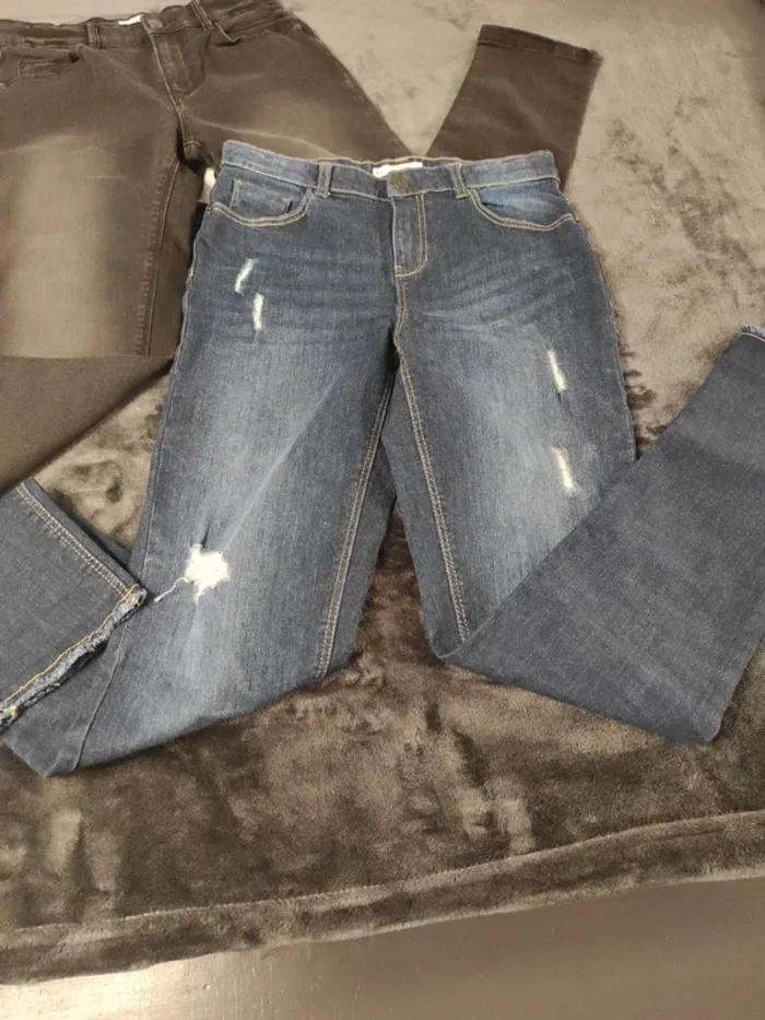Lot 3 jean's noir/bleu/blanc taille 12 ans - photo numéro 4