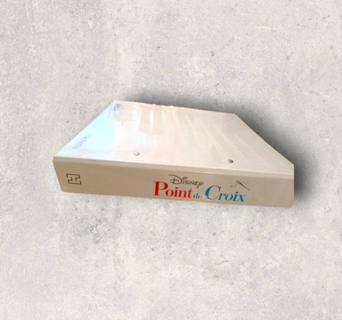 Classeur Disney – Point de croix (Neuf, emballé) - photo numéro 2