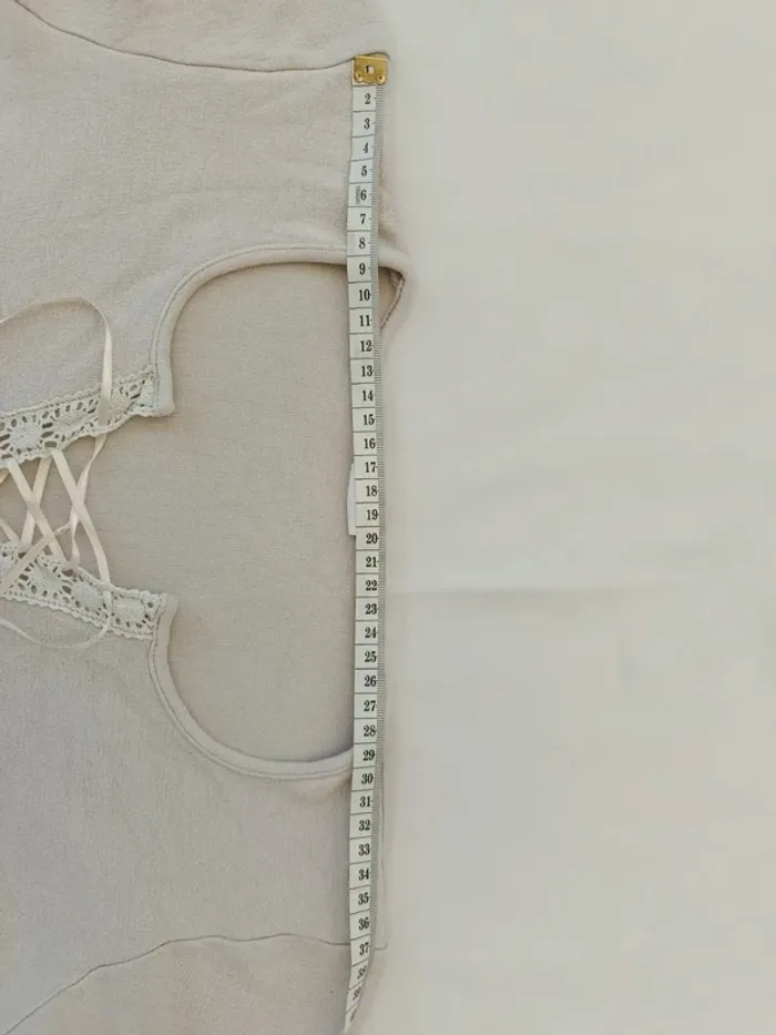 Joli top manches 3/4 décolleté lacé écru taille S - photo numéro 5