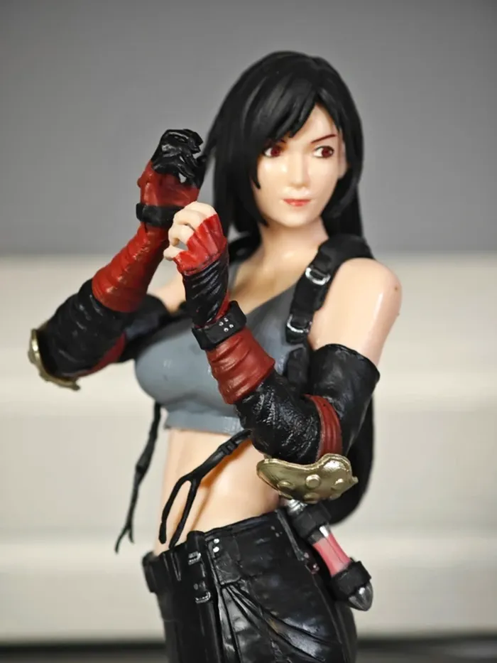 Figurine Final Fantasy VII : Tifa 20cm neuve avec boîte - photo numéro 7