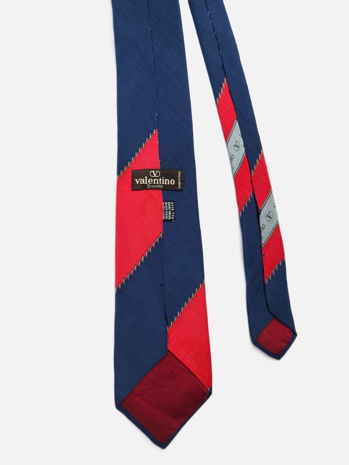 Cravate Valentino, motif rayures bleu et rouge en soie, Vintage - photo numéro 3