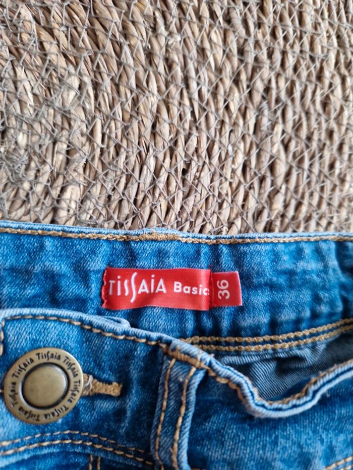 Joli short en jean taille 36 - photo numéro 3
