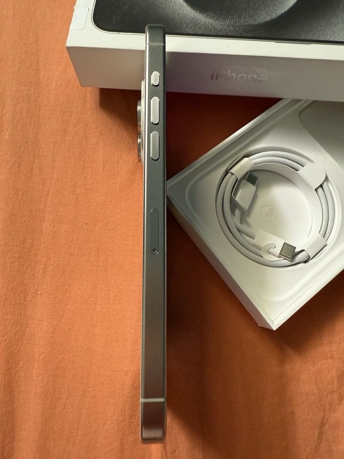 Iphone 15 pro max 512 GB - photo numéro 3
