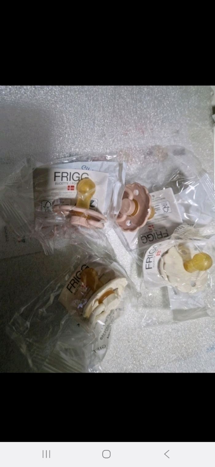 Sucettes FRIGG