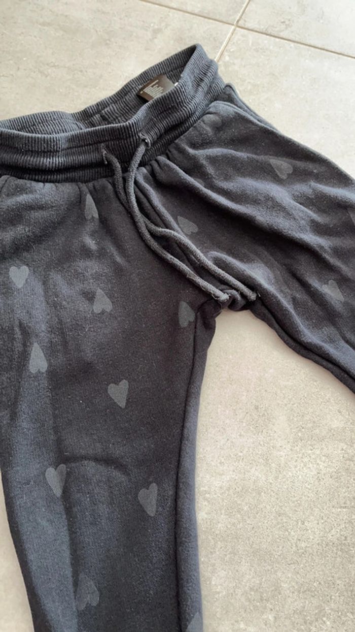 Jogging noir avec coeur - photo numéro 2