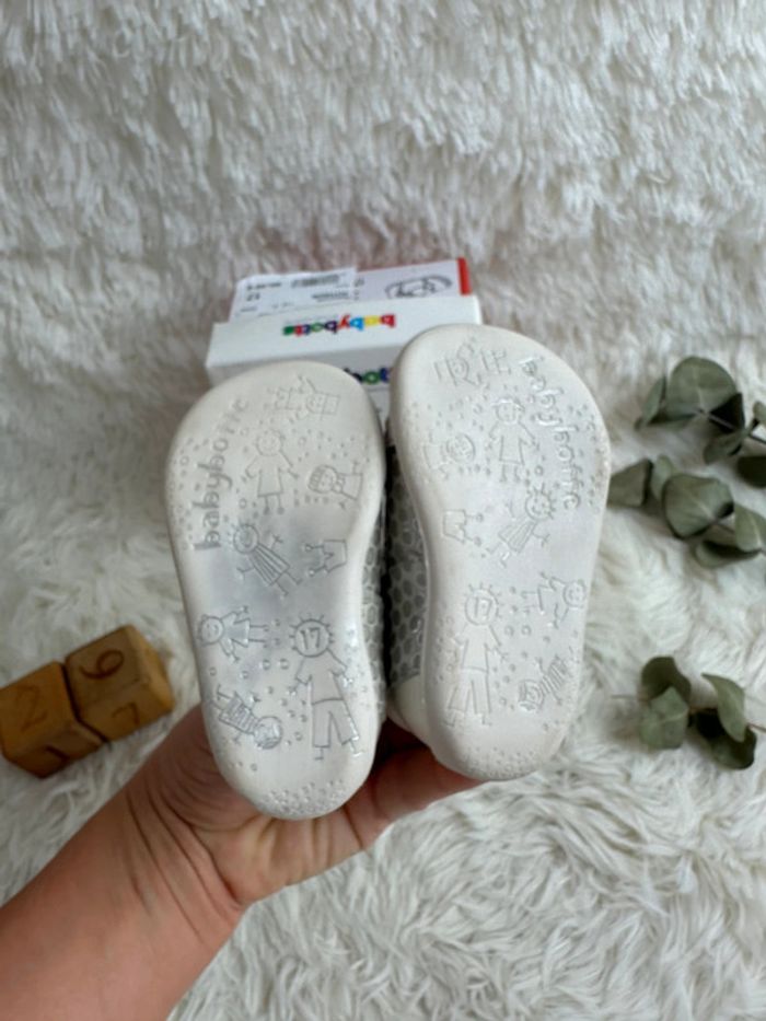 Paire de sandales Babybotte taille 17 - photo numéro 4
