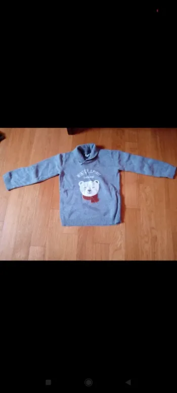Pull gris taille 3 ans