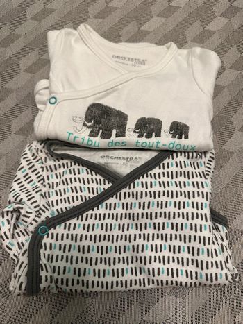 Lot des bodies manches longues naissance/50cm