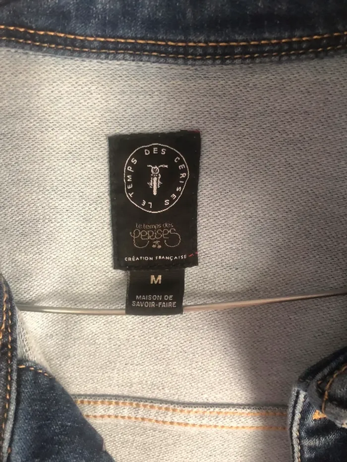 Veste jean personnalisée peu portée décor dos. Mixte - photo numéro 5