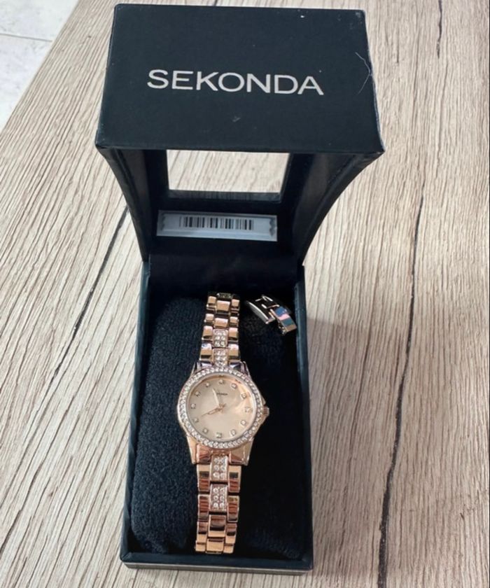 Montre femme - photo numéro 3