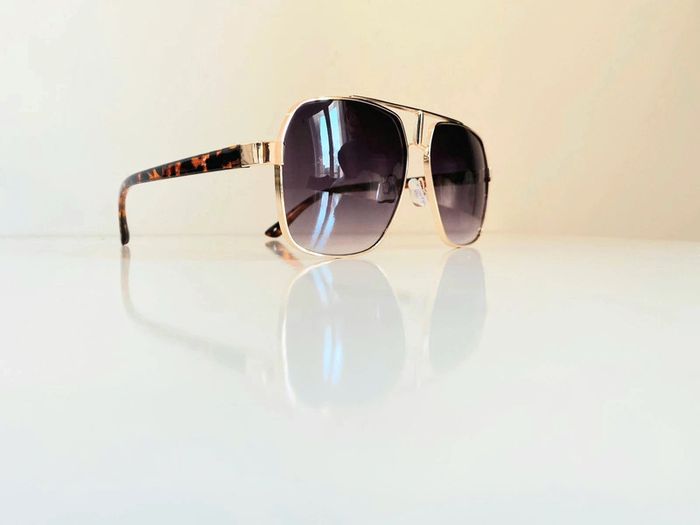 Lunette de soleil homme dorée et marron léopard verres dégradés taille large - photo numéro 7