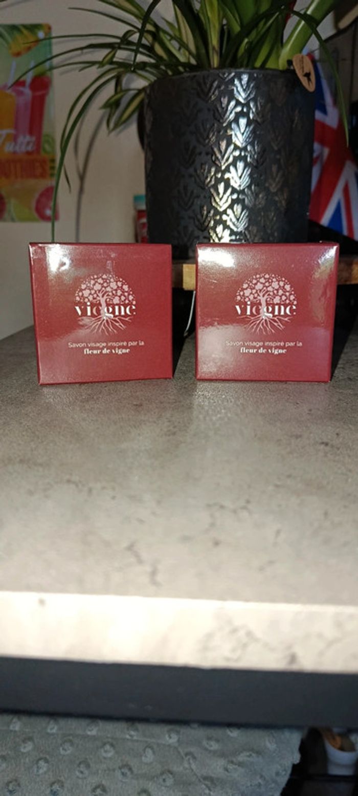 Deux savon fleur de vigne neuf