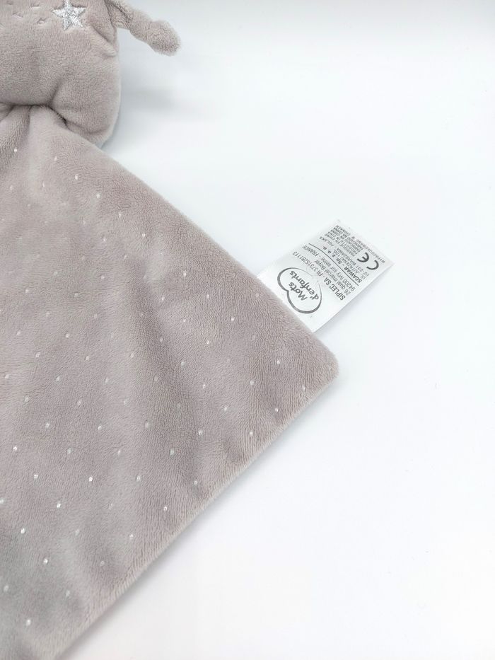 Doudou plat éléphant gris MOTS D’ENFANTS mouchoir point argent étoile argentée peluche leclerc - photo numéro 2
