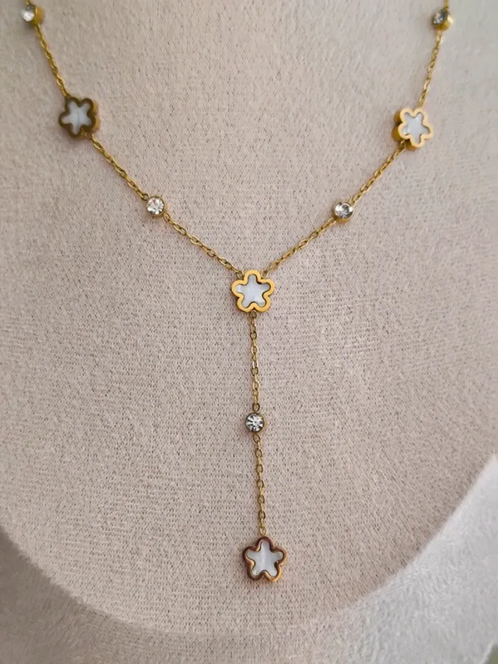 Pendentif doré en Y avec trèfles blancs nacrés - photo numéro 4