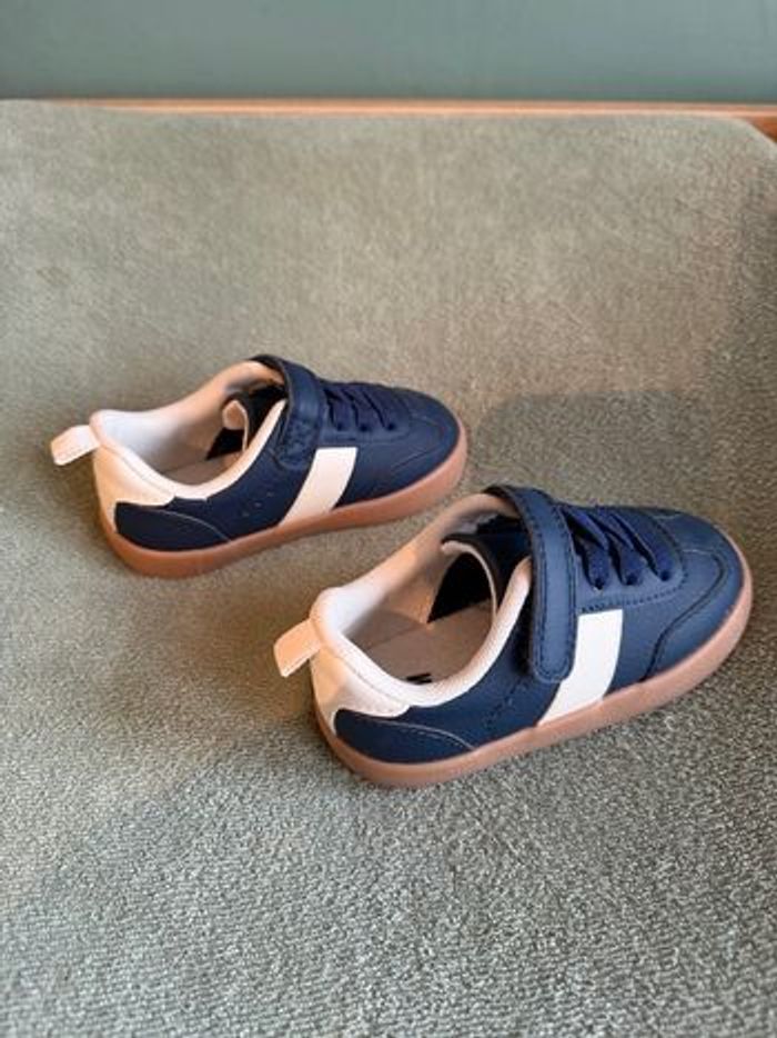 Baskets bleues - photo numéro 2