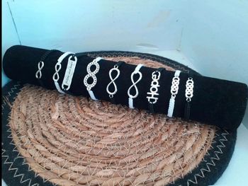Bracelet macramé breloques diverses n°8