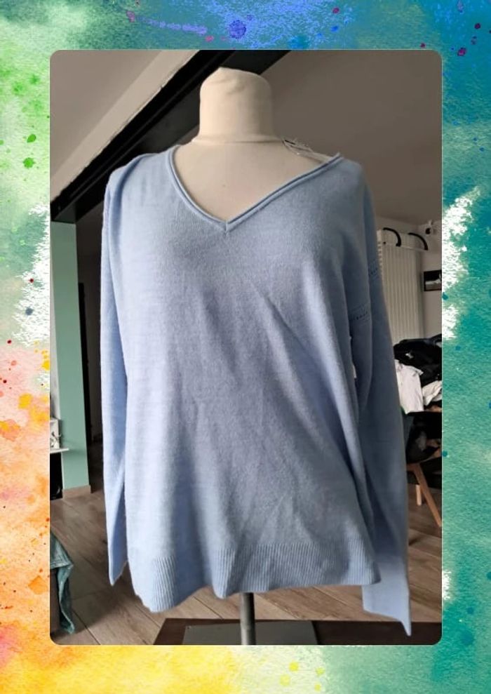 Très joli pull doux taille M neuf